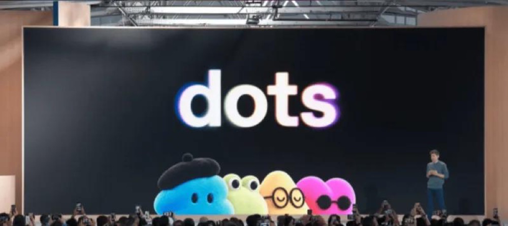 DevDay 2026 现场，dots 主视觉大屏与 Sam Altman（来源：DevDay 2026 现场）